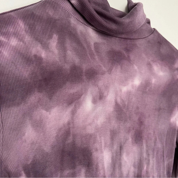 Sunday Best
Freshman Cropped Turtleneck size XS - Picture 6 of 10